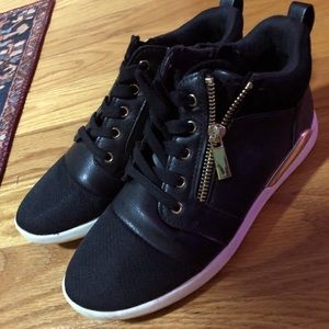 ALDO 9 black with gold hardware sneakers!